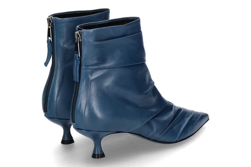 strategia-bootie-charme-ottano_281900374_2 strategia-bootie-charme-ottano_281900374_2