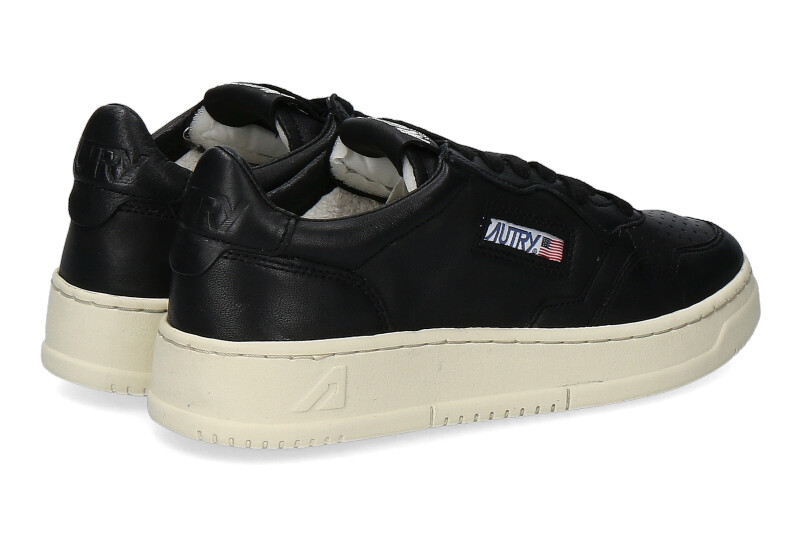 autry-sneaker-medalist-black-goat-GG05_236000130_2 autry-sneaker-medalist-black-goat-GG05_236000130_2