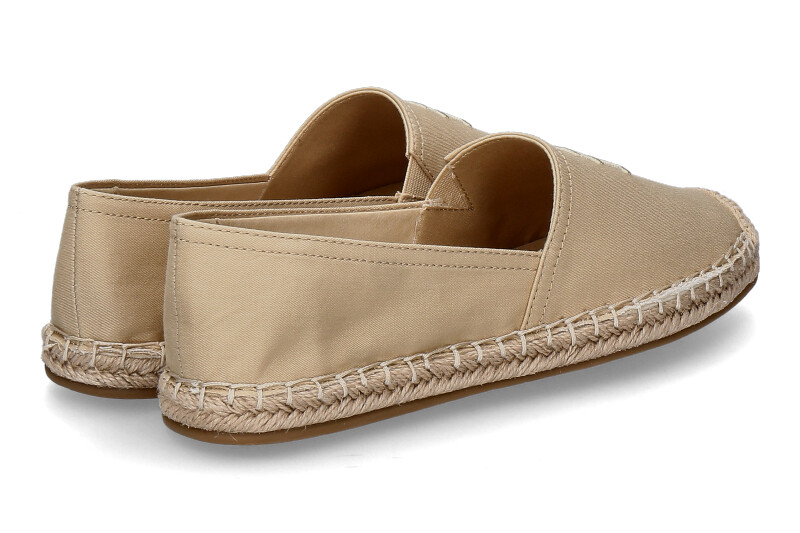 tommy-hilfiger-embroidered-flat__2