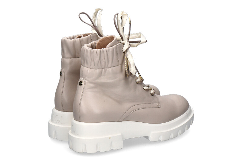 attilio-giusti-leombruni-boots-D756549-milk_251100010_2 attilio-giusti-leombruni-boots-D756549-milk_251100010_2
